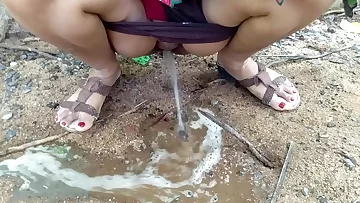 Desi Indian Bhabhi Outdoor Public Pissing Video Compilation