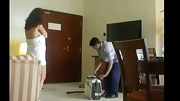 Indian Bhabhi flashing towel room service
