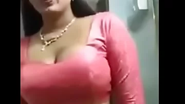 bhabhi show boobs