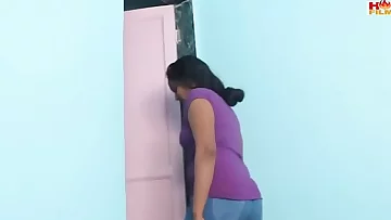 desimasala.co - Bhabhi Romance with Plumber in Bathroom