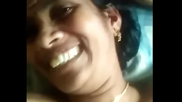 Married Mallu aunty having fun with lover