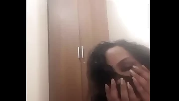 Desi busty bhabhi on cam