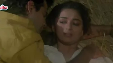 Madhuri Dixit hot sex with Sanjay Kapoor