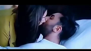Bollywood Deepika Padukone And Ranbir Kapoor Tamasha Movie kissing Video