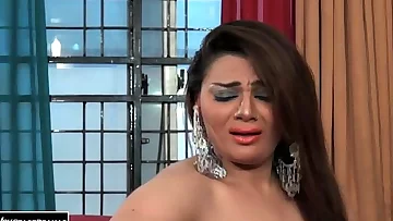 GHAZAL CHAUDHARY NEW BOLLYWOOD MUJRA - PAKISTANI MUJRA DANCE - YouTube