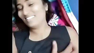 SWATHI NAIDU LATEST BOOB PRESSING CLIP