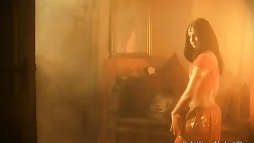 Indian MILF Shows Off Her Natural Curves